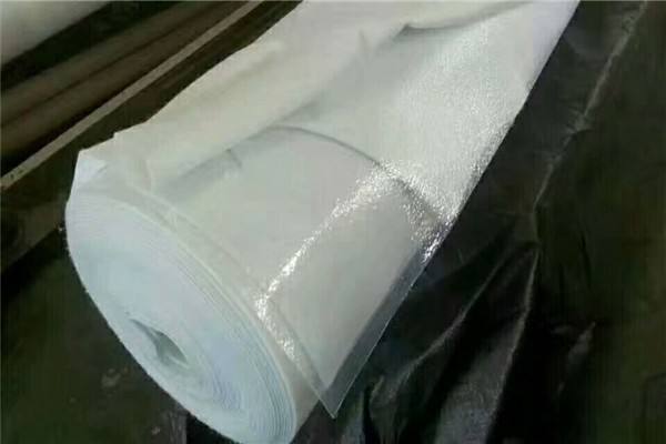 HDPE91视频直播APP膜在油罐基础防渗可延长使用寿命