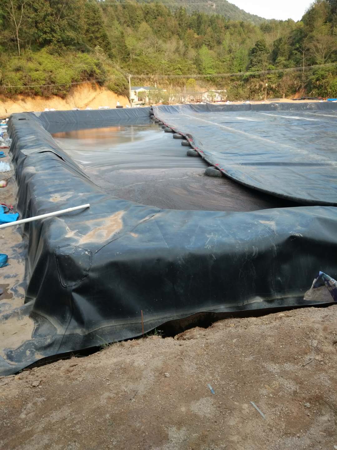 污水蒸发池利用HDPE91视频直播APP膜防渗一定好吗？