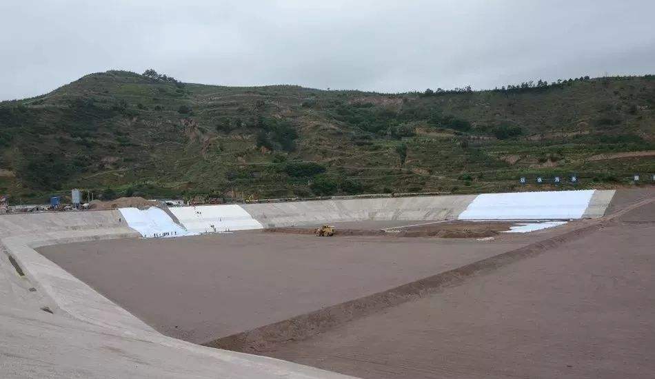 高位调蓄水池91视频直播APP膜如何施工?