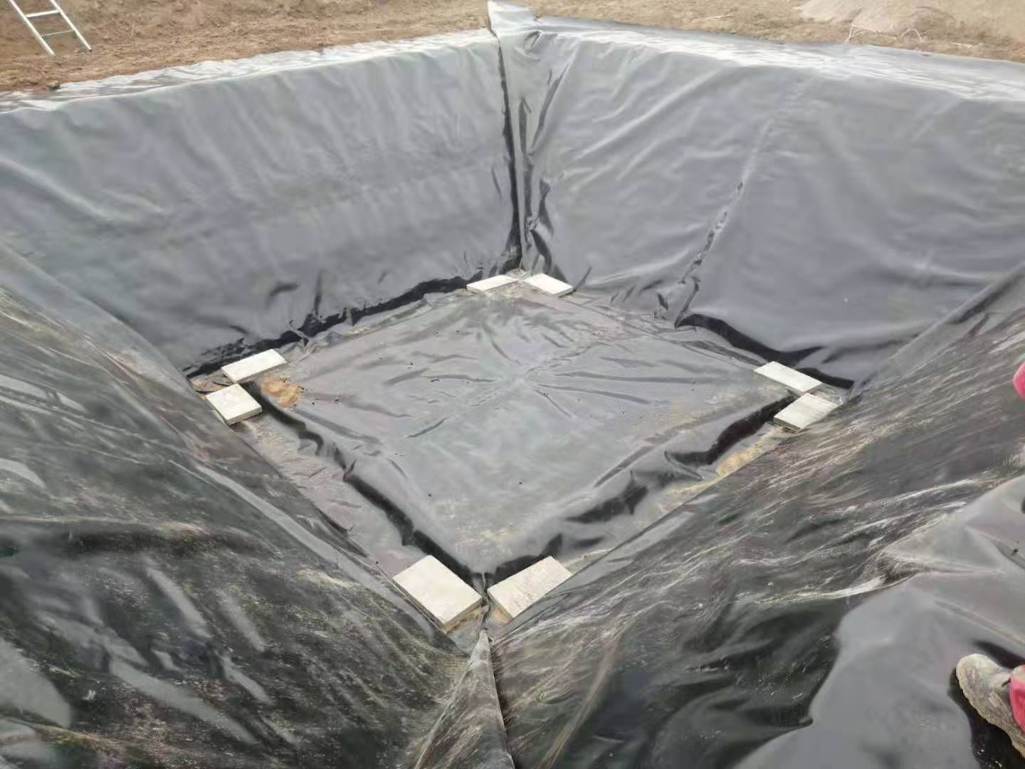 如何选择高堆石坝防渗膜垫层？