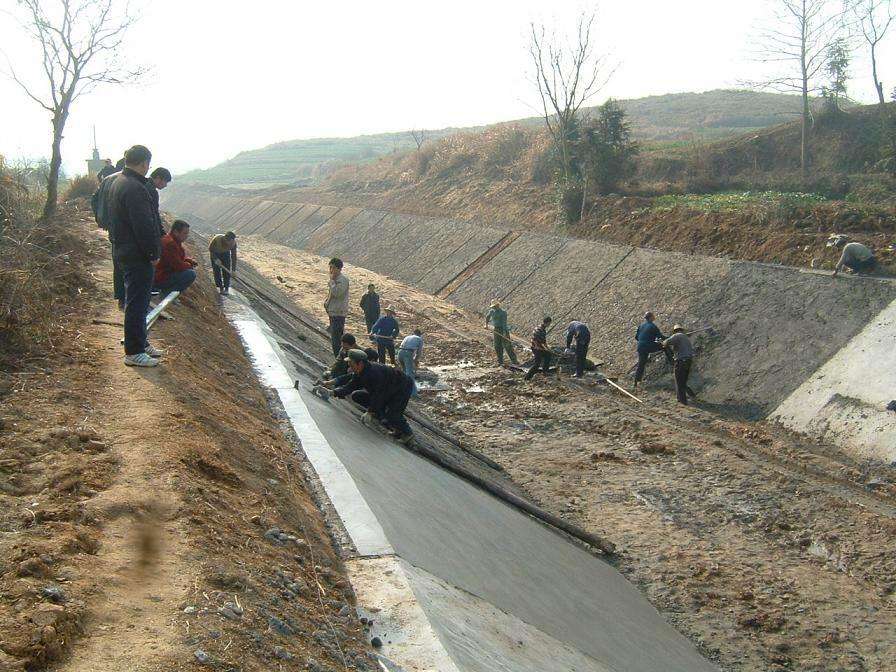 复合91视频直播APP膜进行防渗墙的施工前期准备工作