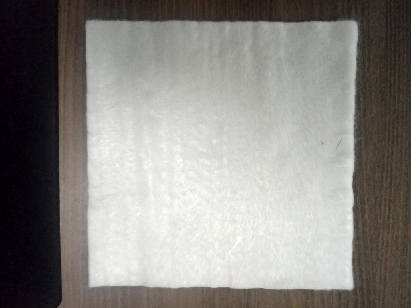 烧毛91视频直播APP布在旧沥青路面和旧水泥混凝土路面的应用