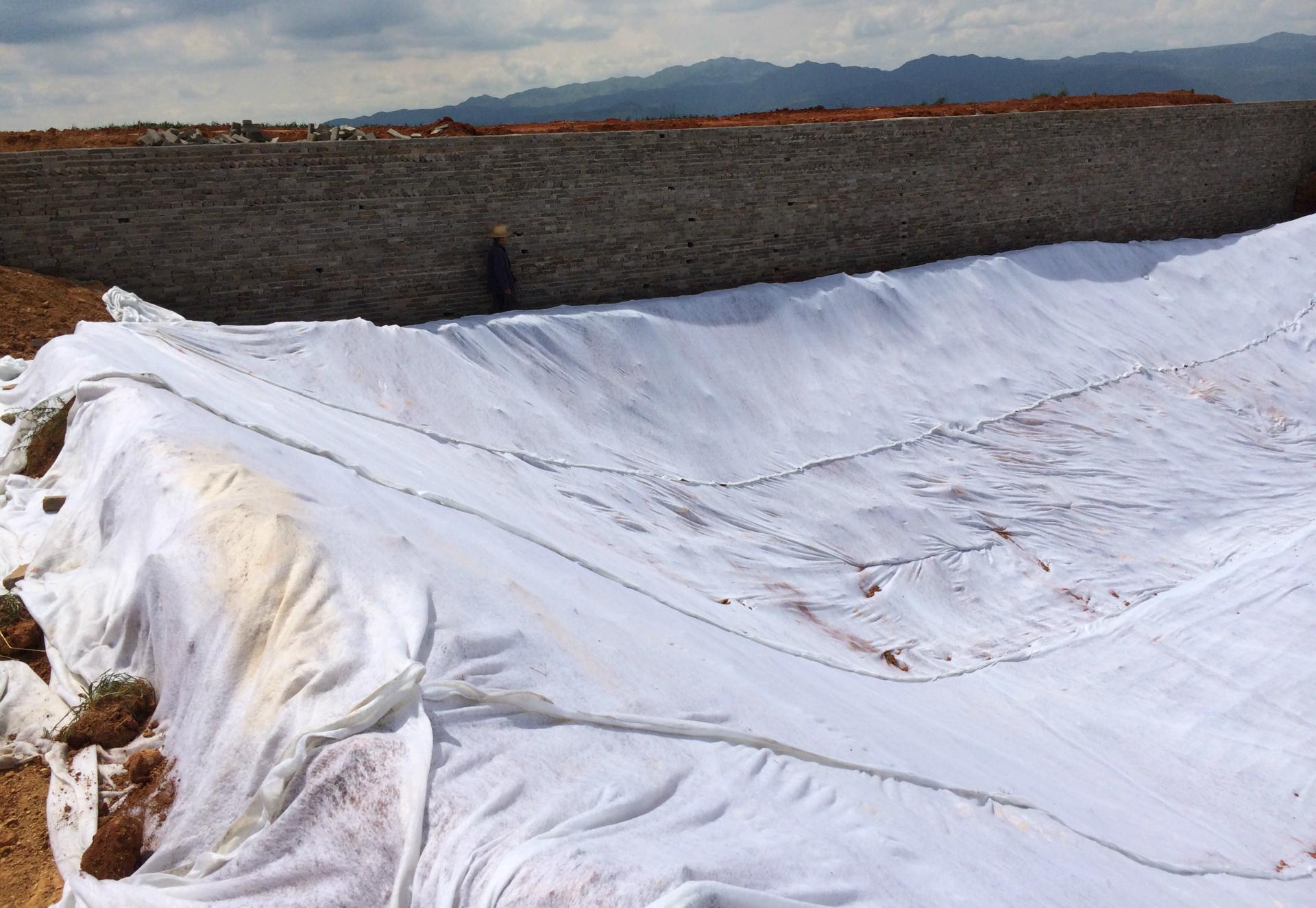 91视频直播APP布作水泥混凝土路面隔离层应用