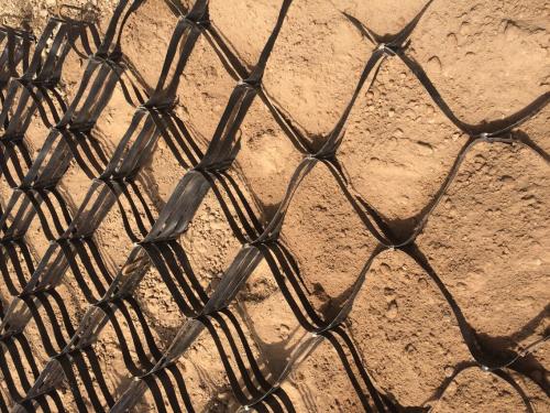 排水91视频直播APP格栅由于排水、快速消散孔压的作用