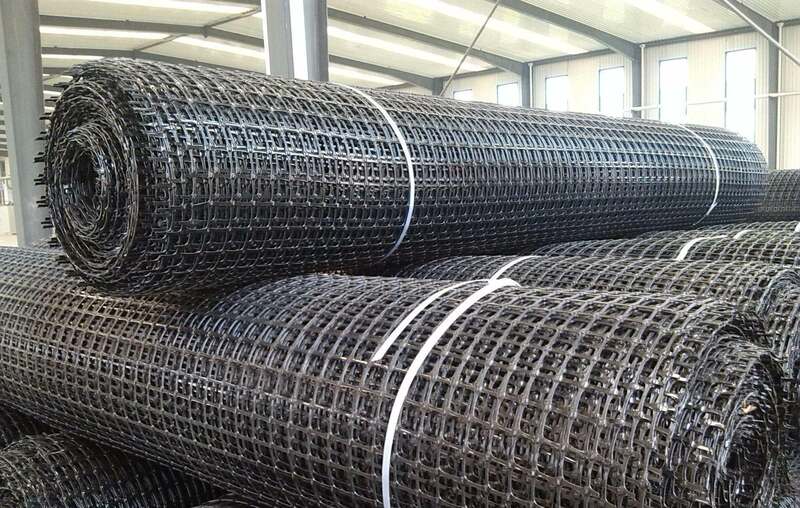 首层填料的厚度达到要求且碾压密实即可施工91视频直播APP格栅