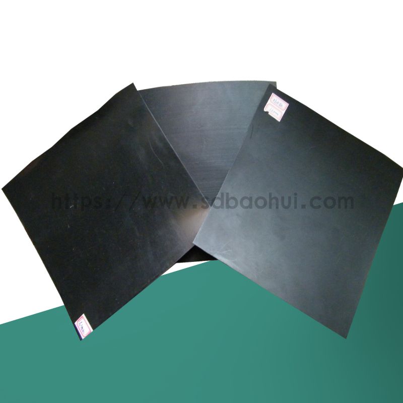 垃圾填埋区面积大，如何防止HDPE膜损坏？